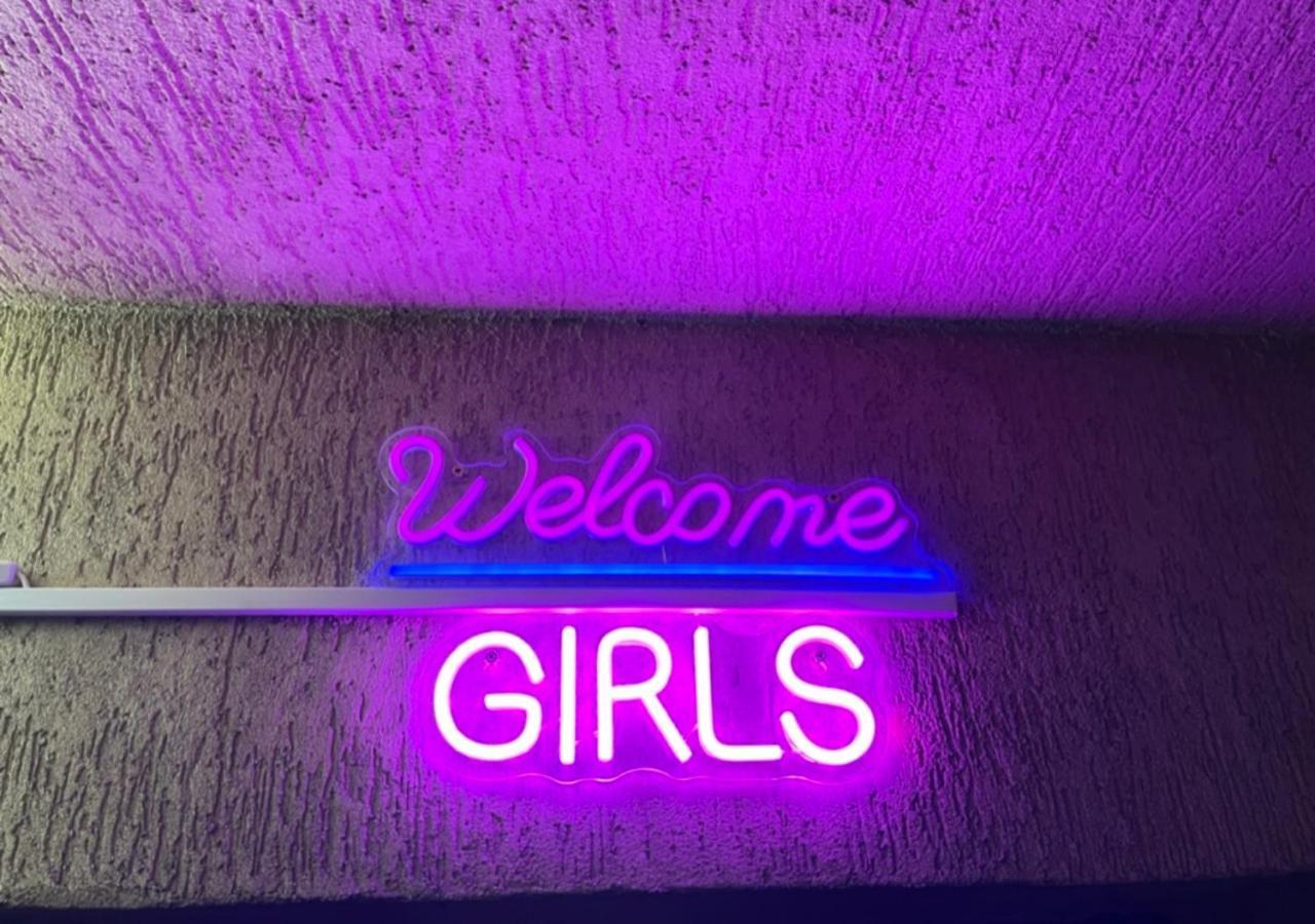 Girls Willa Krakau Exterior foto